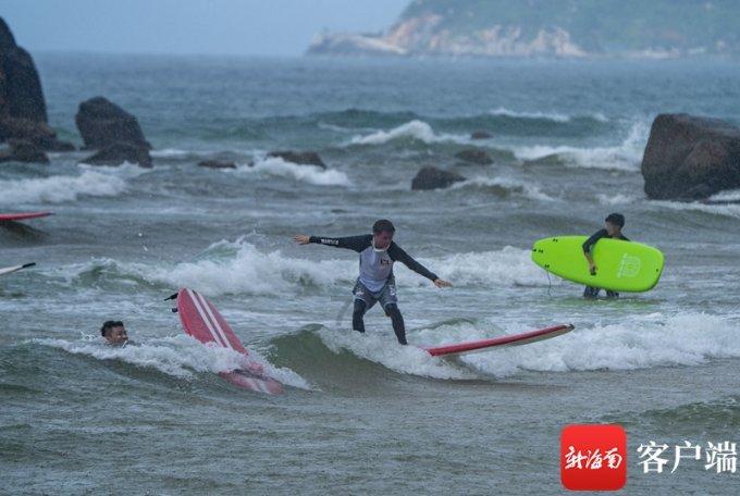 南京消防对地下商铺进行消防隐患排查整治