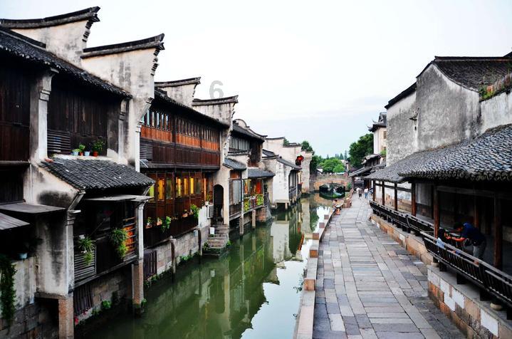 悬崖跳水运动